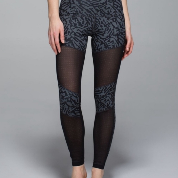 lululemon athletica Pants - Lululemon Hot To Street Camo Mesh Legging 6
